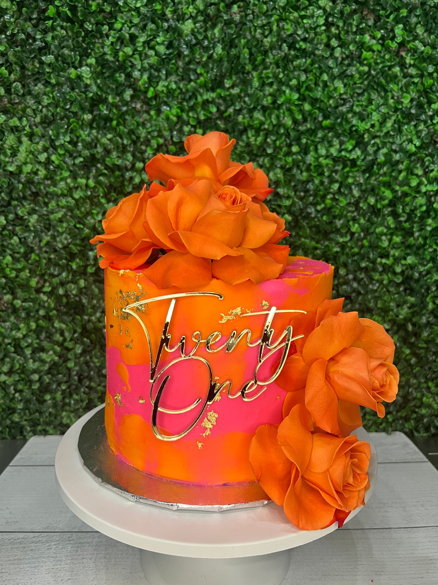 Fresh florals (cake add-on)